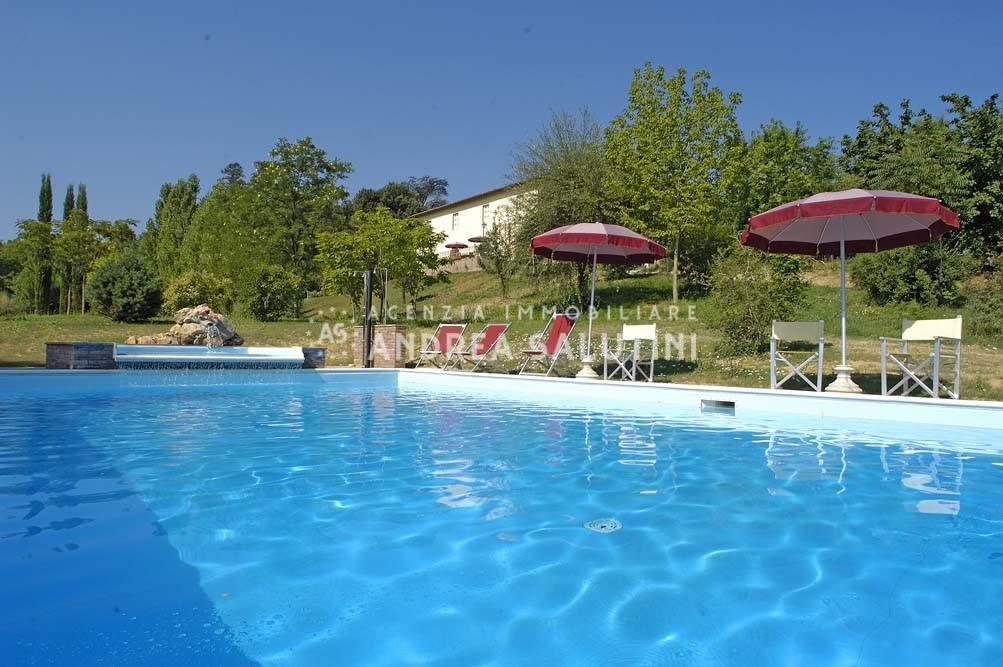 Villa con giardino a San Miniato