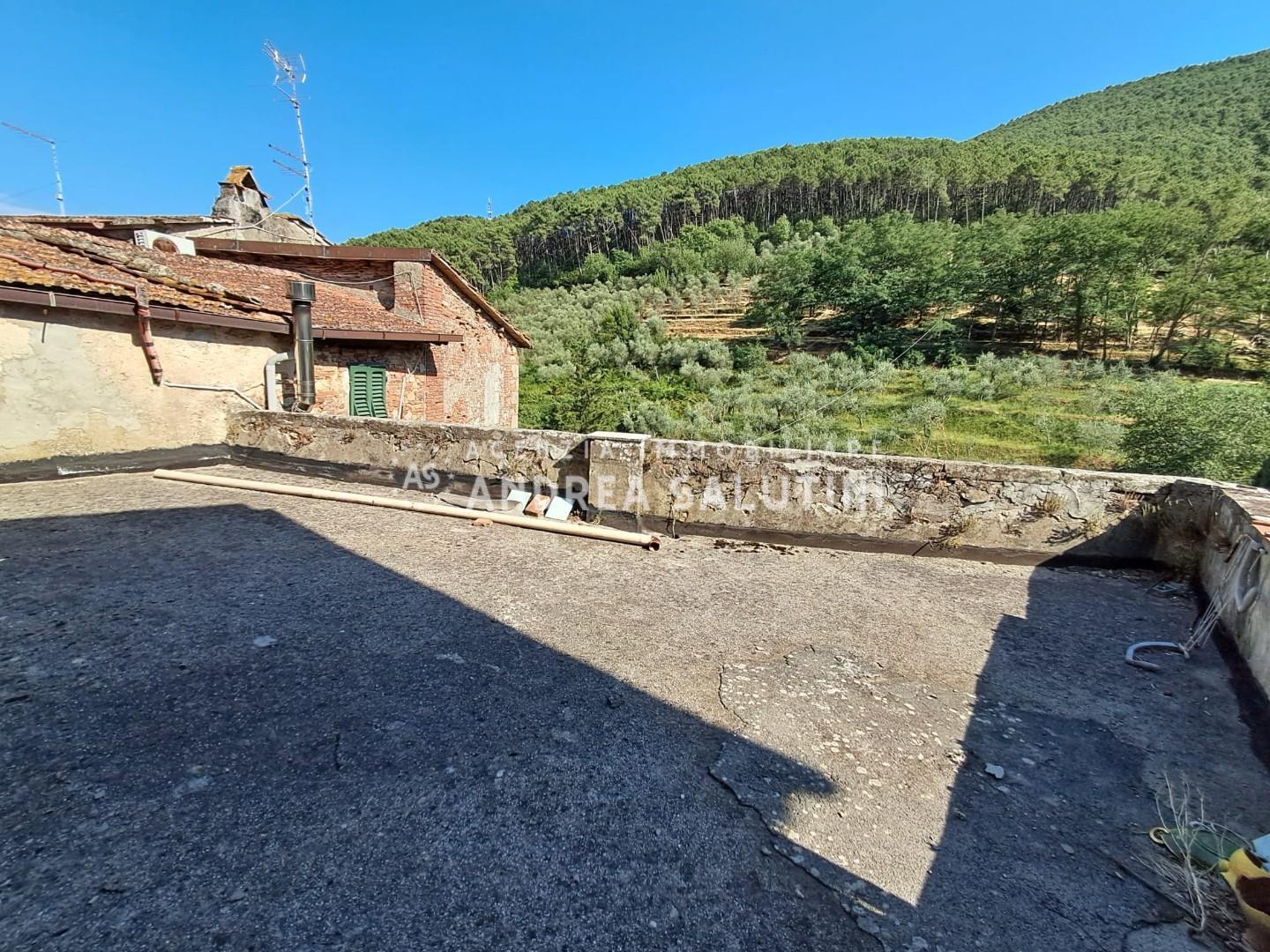 Appartamento con terrazzo a Buti