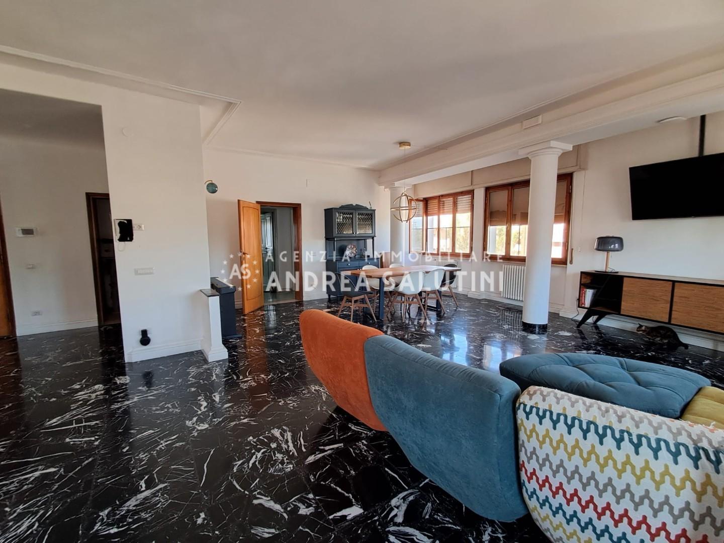 Villa con giardino, Pontedera bellaria