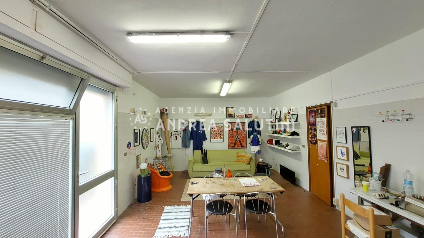 Negozio in vendita a Calcinaia