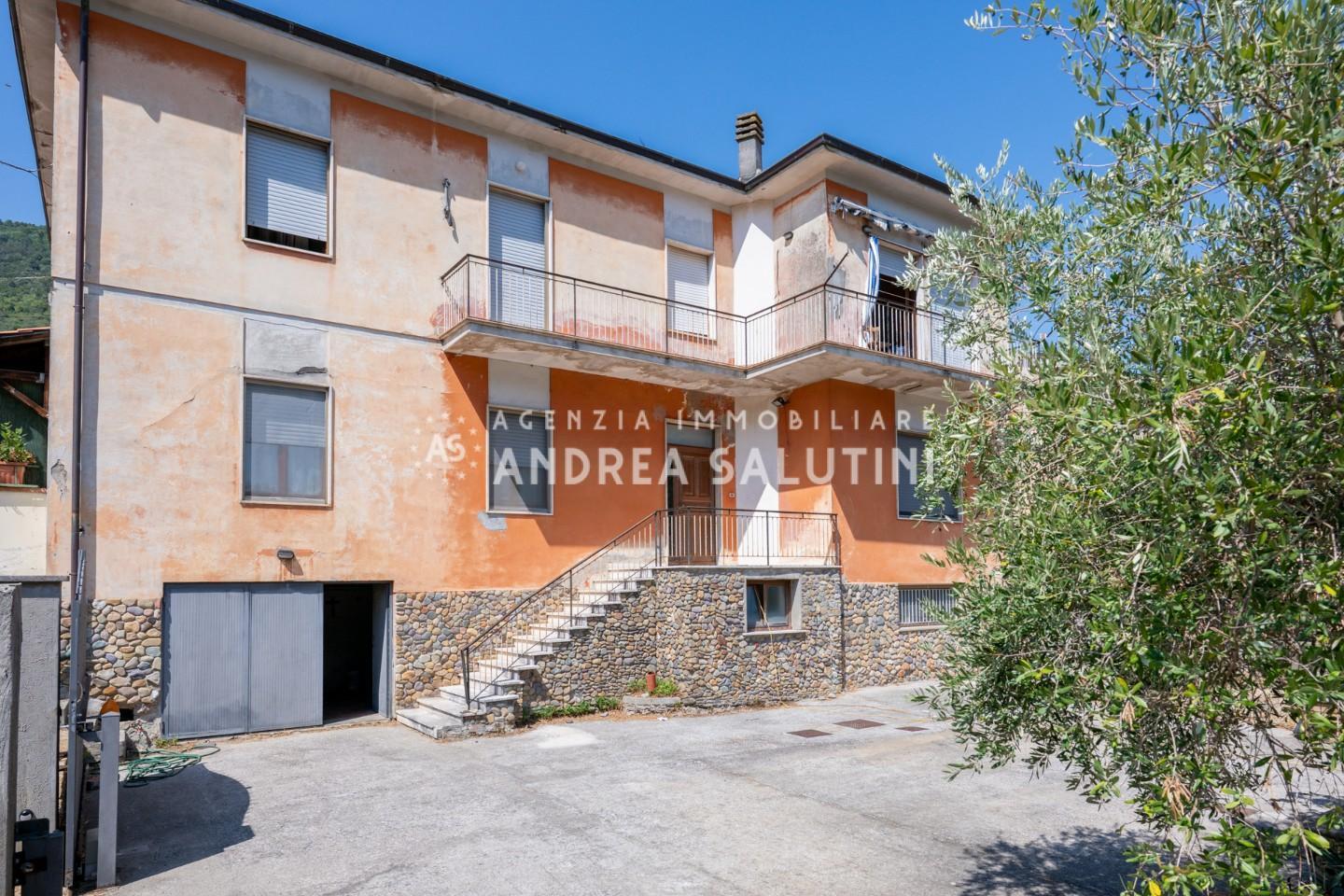 Villa con giardino a Buti