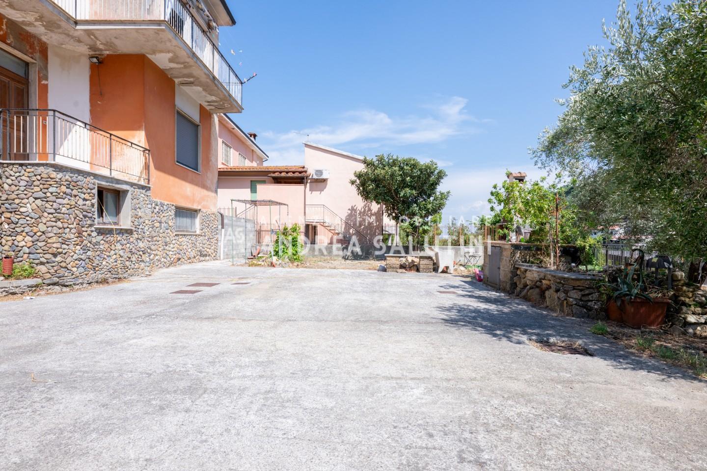 Villa con giardino a Buti
