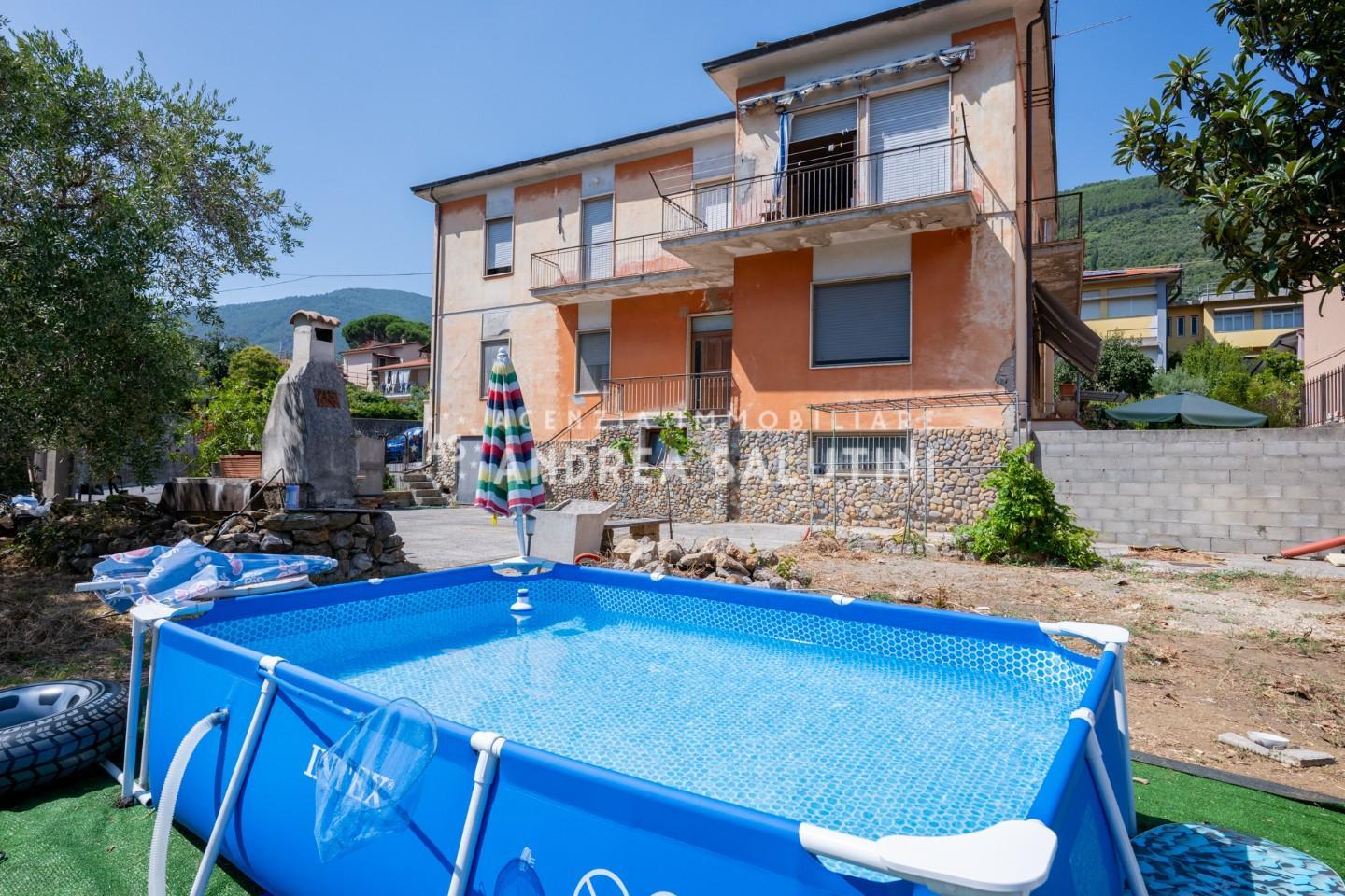 Villa con giardino a Buti