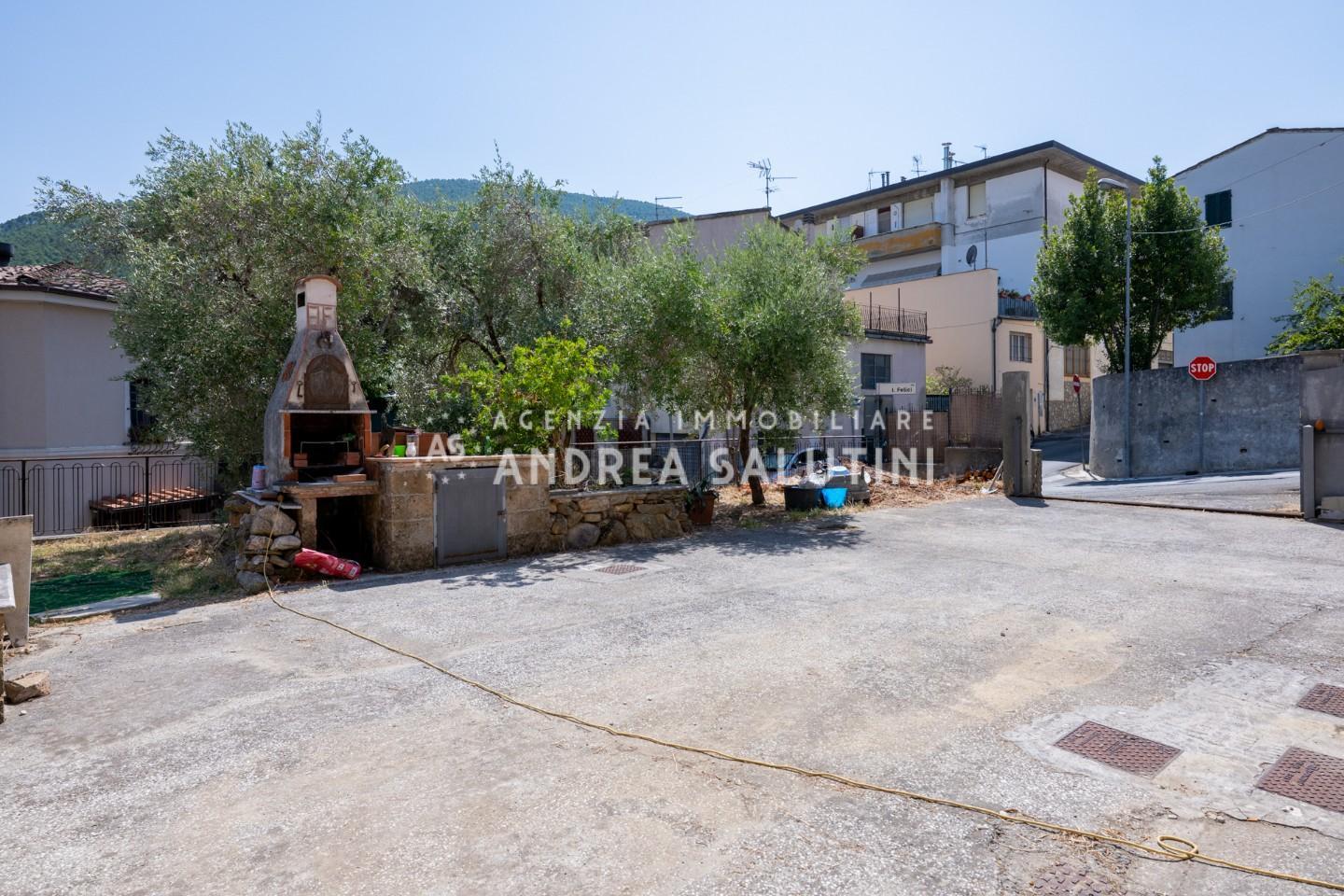 Villa con giardino a Buti