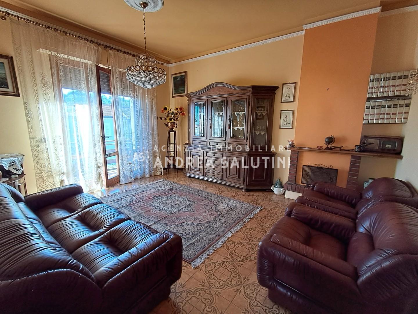 Villa con giardino, Buti cascine