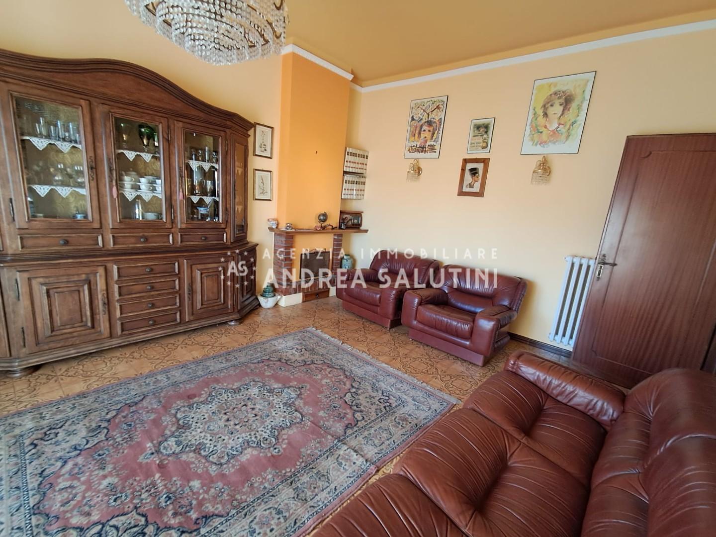 Villa con giardino, Buti cascine