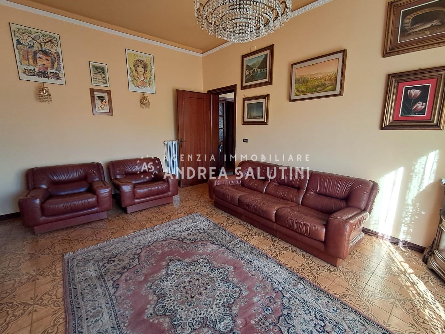 Villa con giardino, Buti cascine