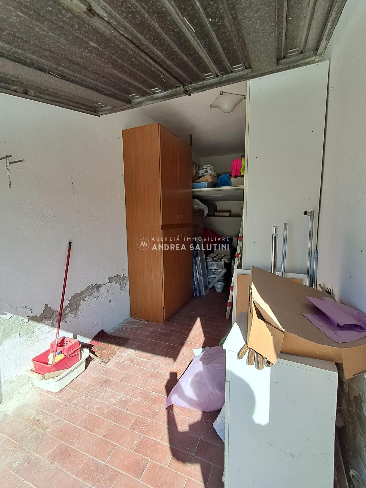 Box/Garage 13mq in vendita, Calcinaia fornacette