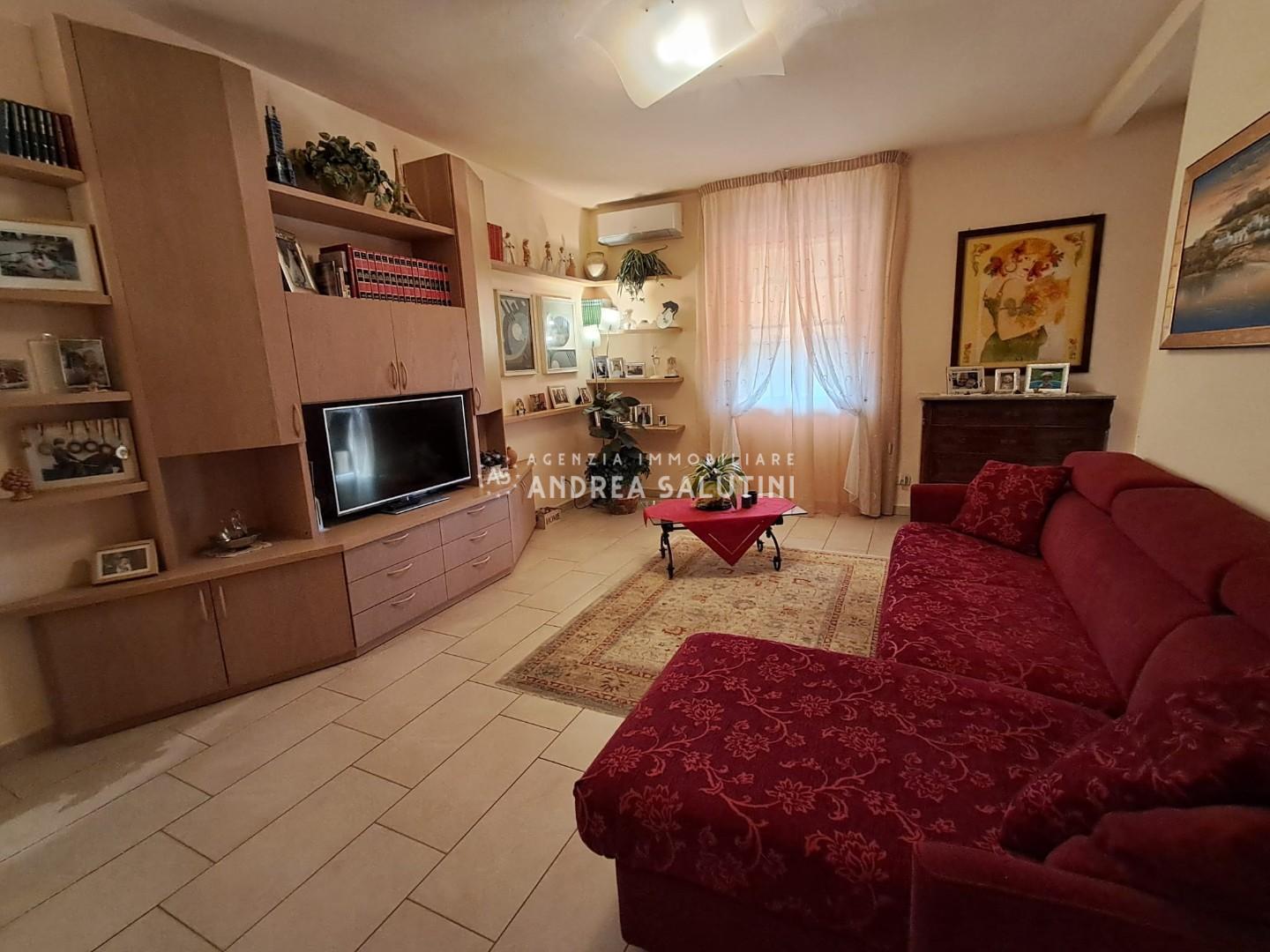 Villa Bifamiliare con giardino, Pontedera oltrera