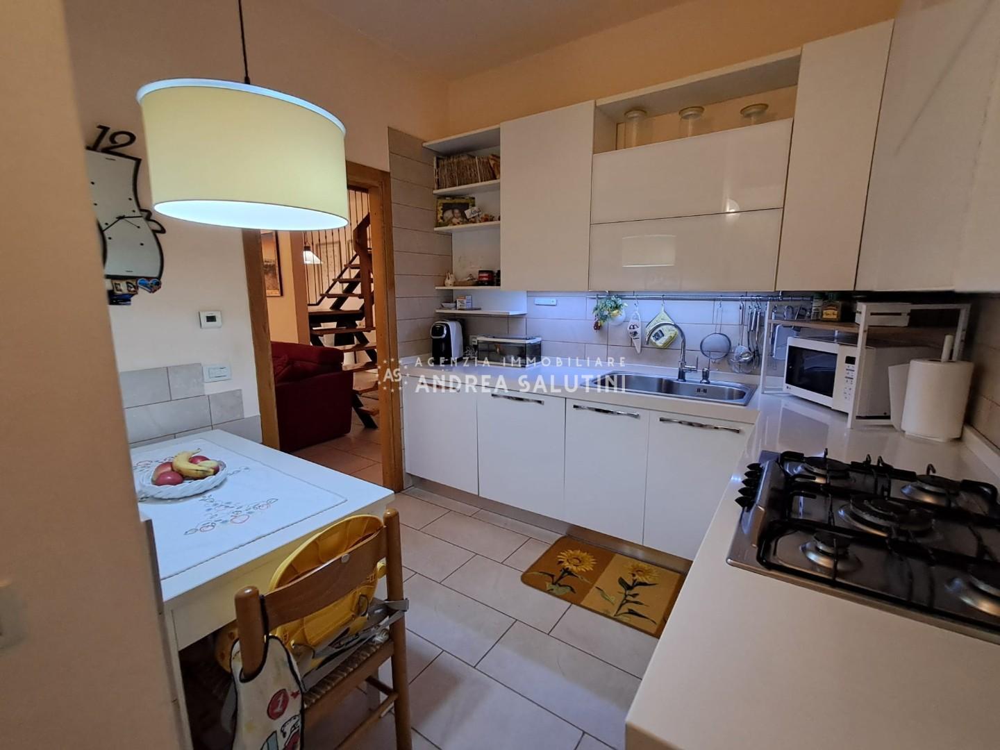 Villa Bifamiliare con giardino, Pontedera oltrera