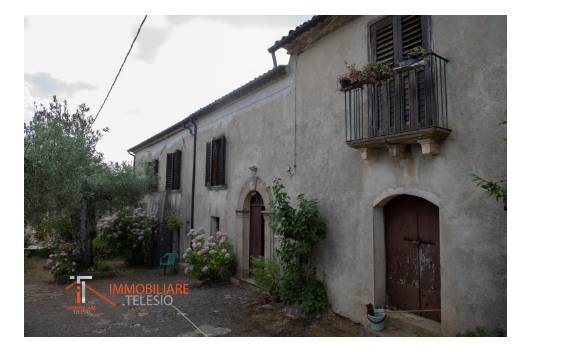 Villa da ristrutturare a Marano Marchesato