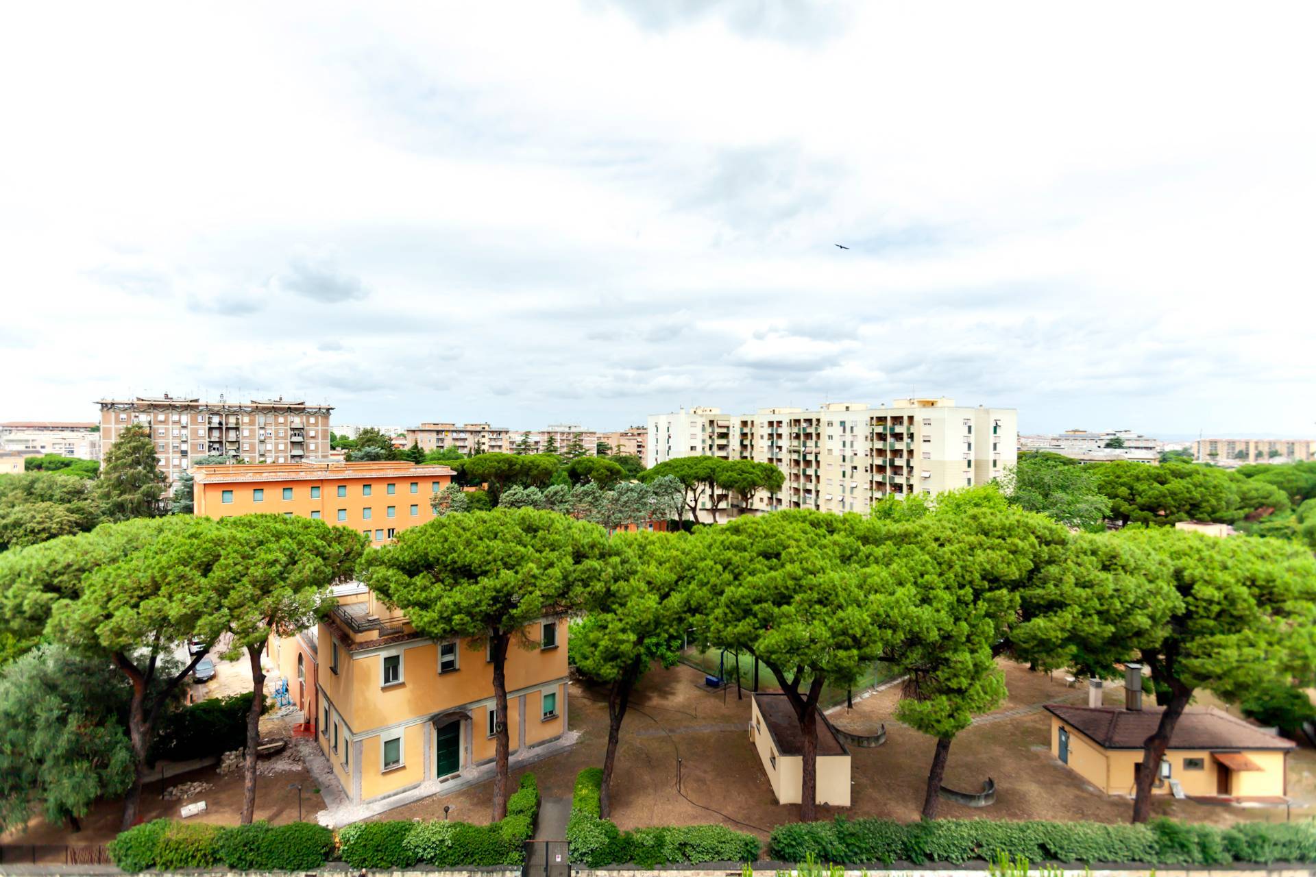 Trilocale da ristrutturare, Roma tuscolano