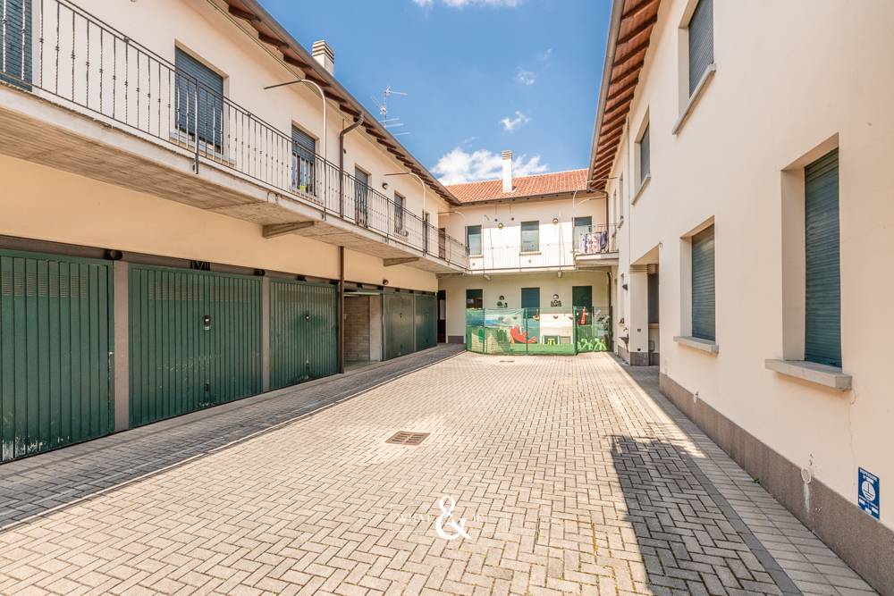 Stabile / Palazzo in vendita a Desio