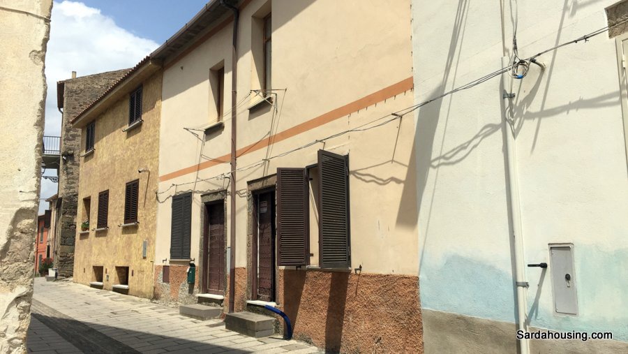 Casa indipendente da ristrutturare in via nazionale, Oschiri