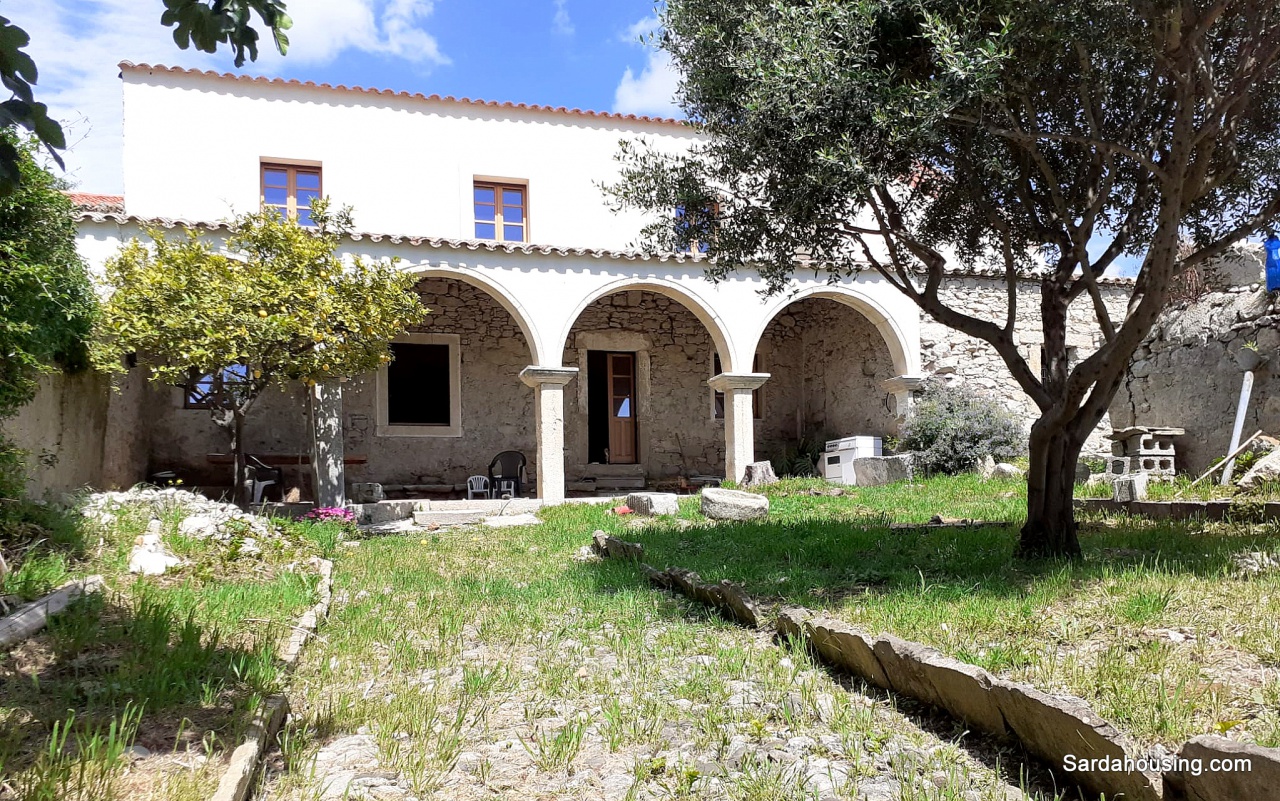 Casa indipendente con giardino in via cavour, Gesturi