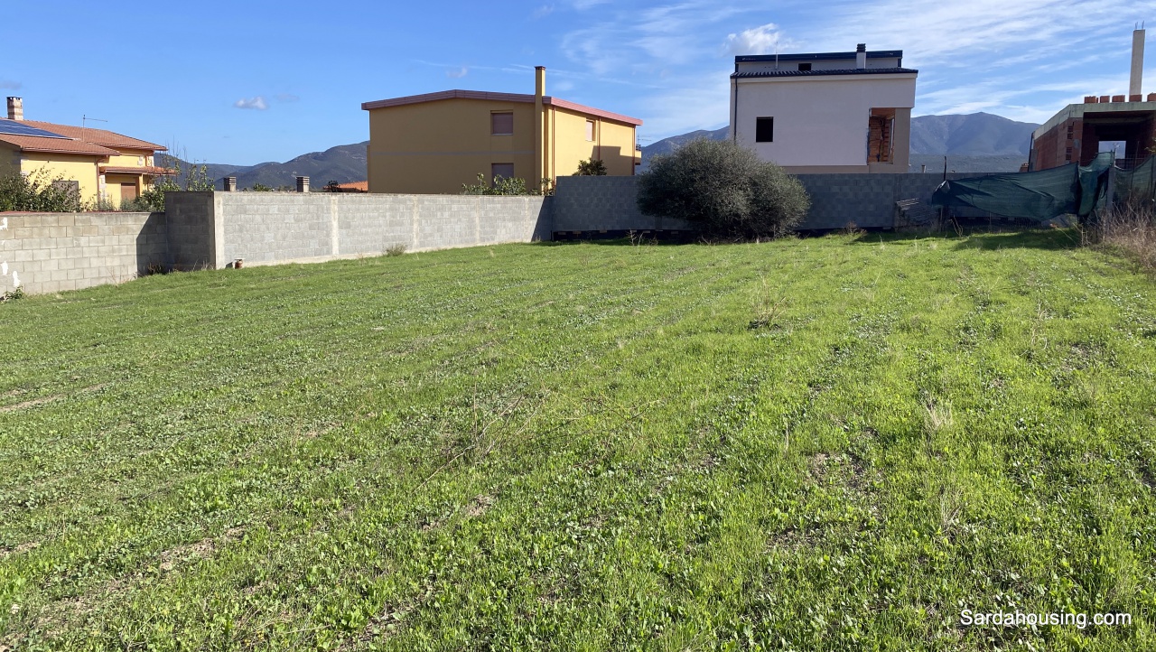 Terreno con giardino in via marrupiu, Dolianova