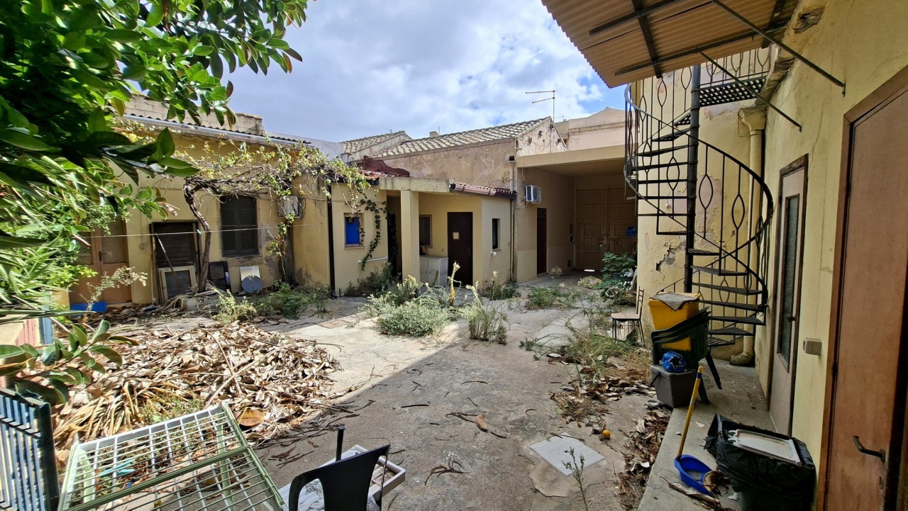 Casa indipendente con giardino in via xx settembre, Quartu Sant'Elena