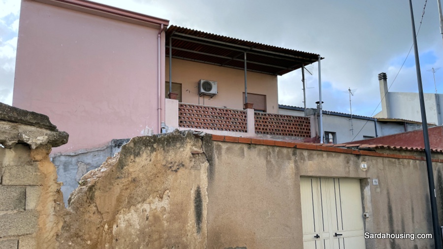 Casa indipendente con giardino in corso fratelli cervi, Solarussa