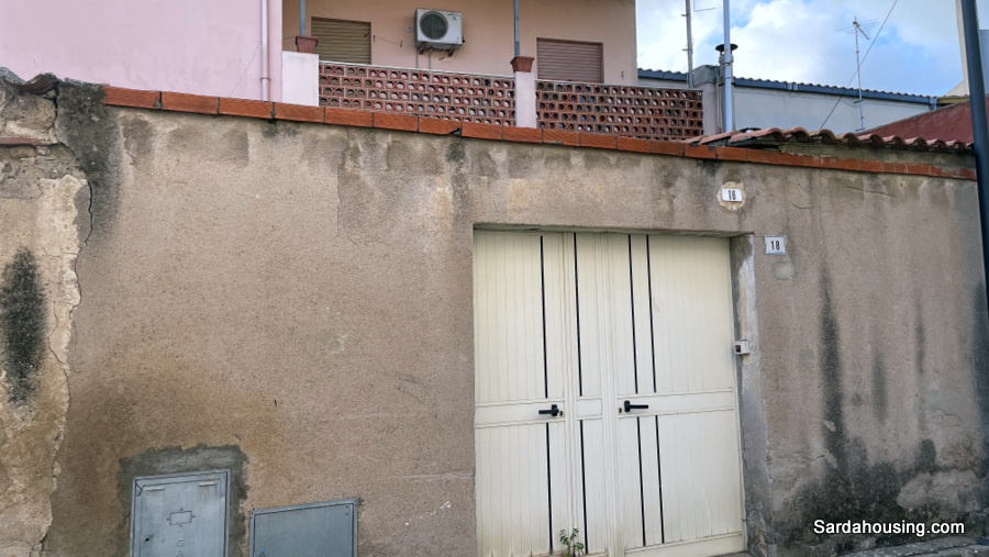 Casa indipendente con giardino in corso fratelli cervi, Solarussa