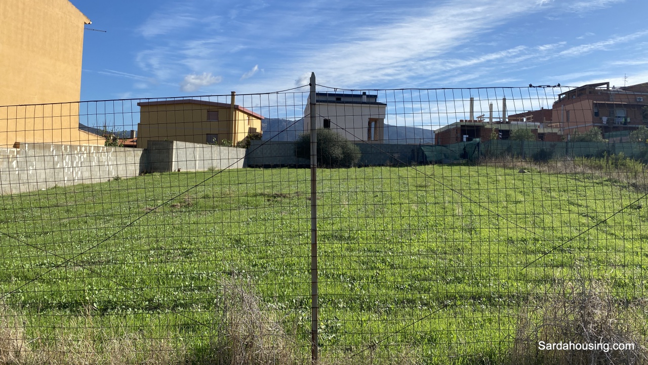 Terreno con giardino in via marrupiu, Dolianova
