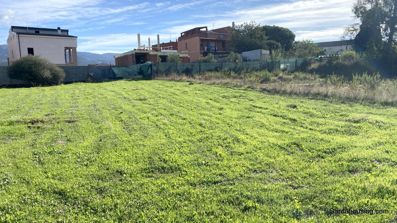 Terreno con giardino in via marrupiu, Dolianova