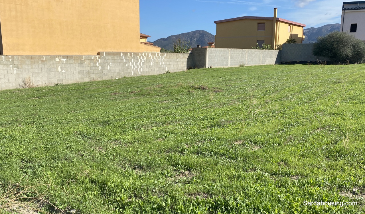 Terreno con giardino in via marrupiu, Dolianova