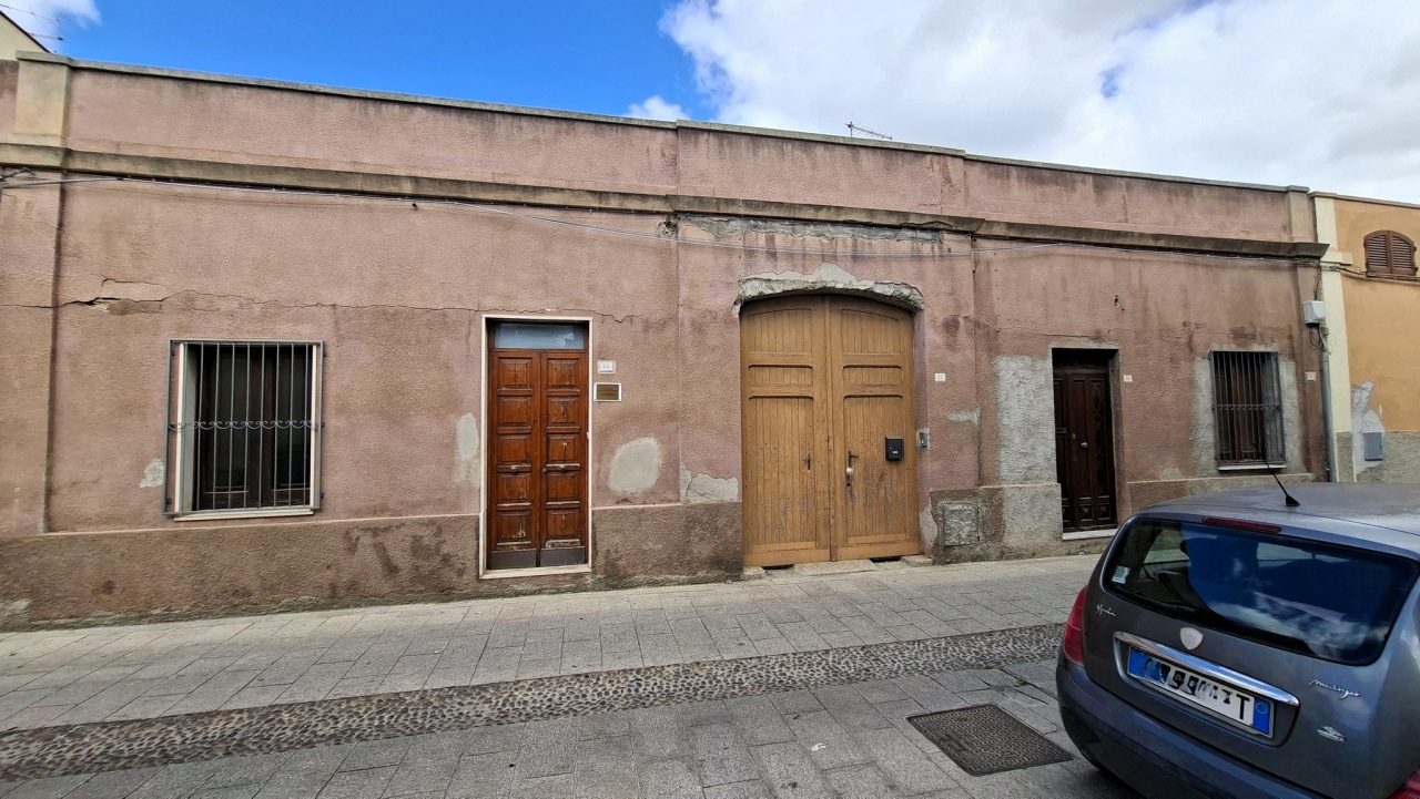 Casa indipendente con giardino in via xx settembre, Quartu Sant'Elena