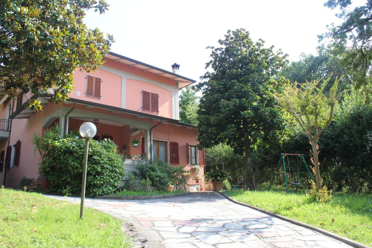 Casa indipendente con giardino, Carrara codena