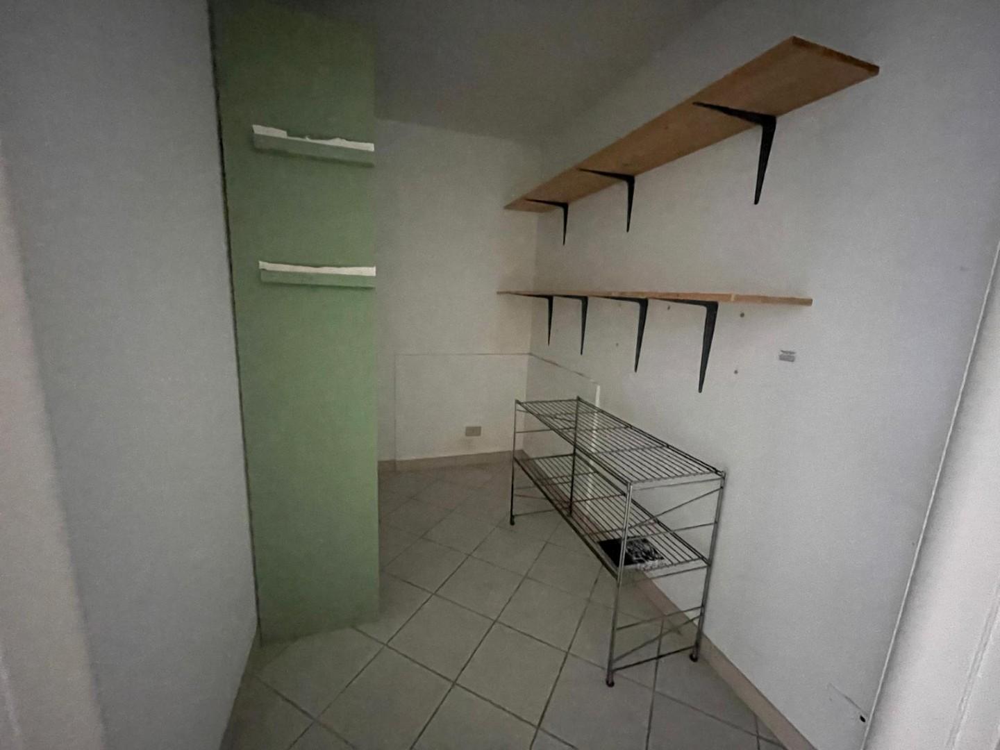 Locale commerciale in vendita, Carrara marina di