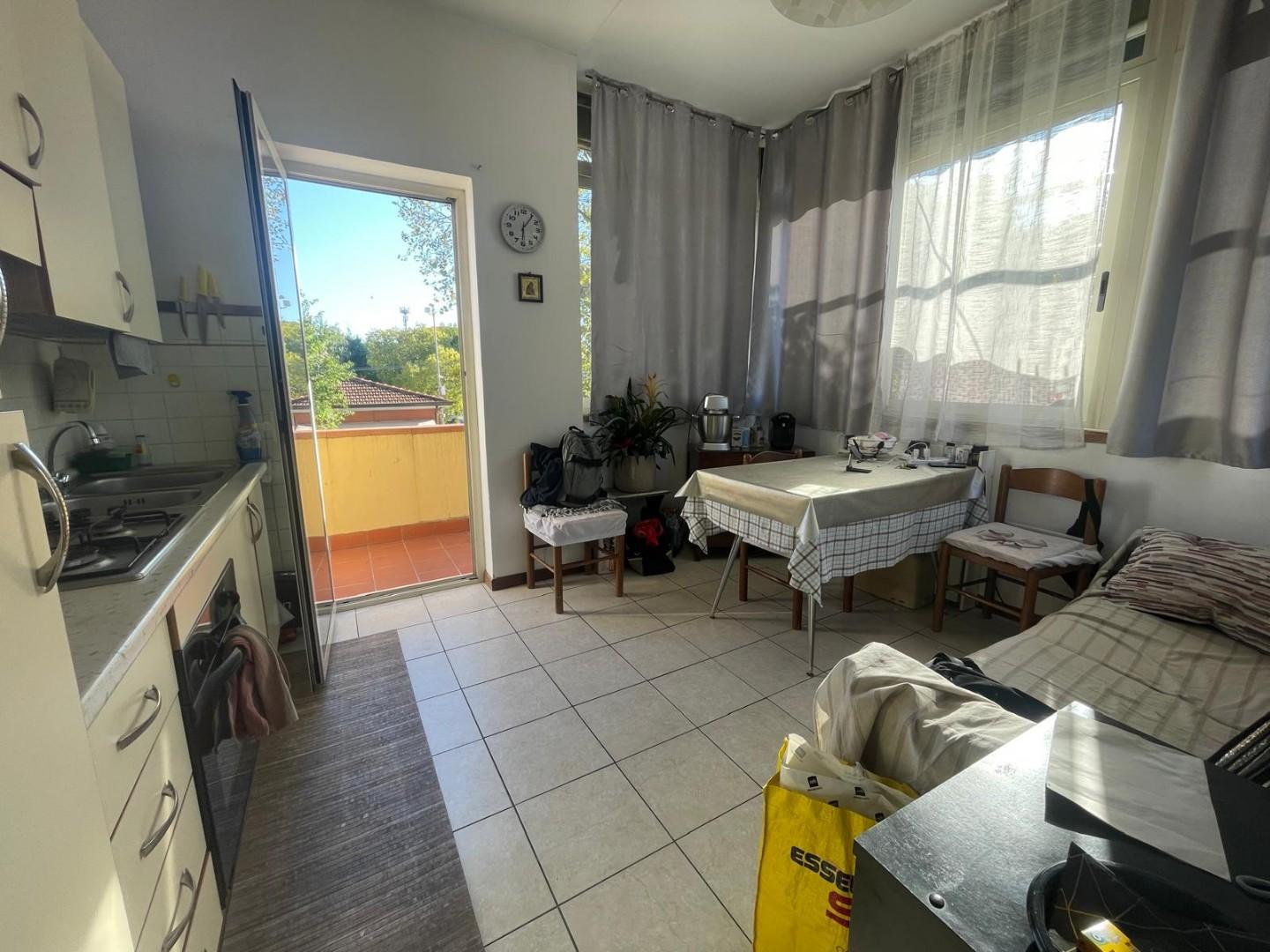 Trilocale ristrutturato, Carrara marina di