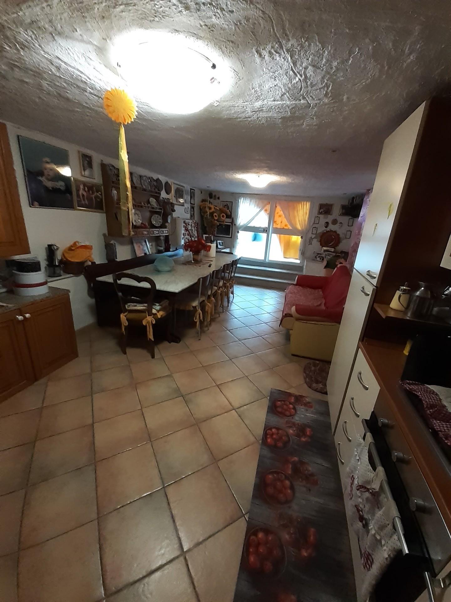 Casa indipendente con giardino a Ortonovo