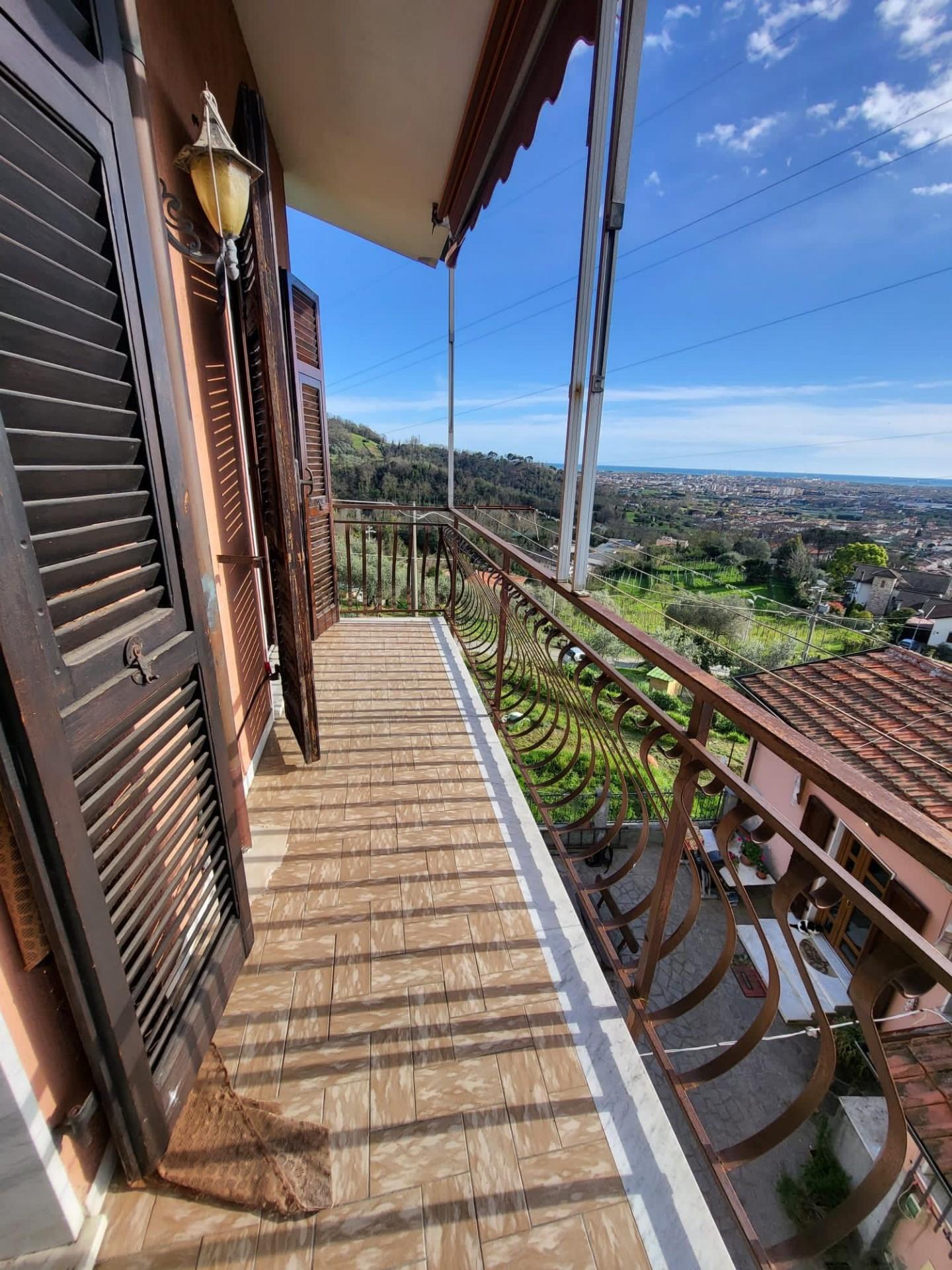 Casa indipendente vista mare, Carrara fossone