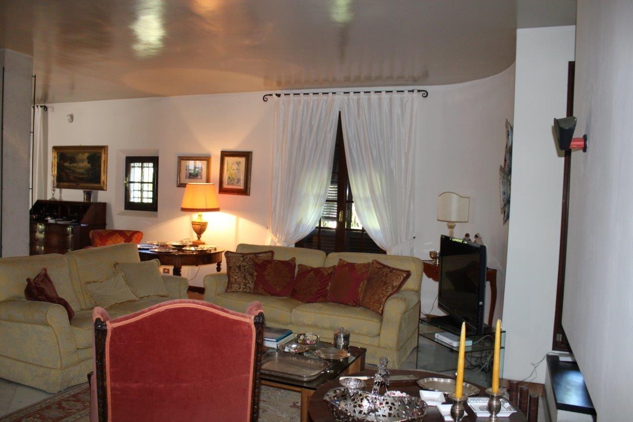 Villa Bifamiliare con giardino, Carrara sant'antonio