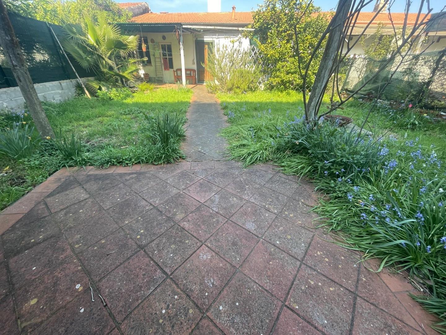 Casa indipendente con giardino, Carrara marina di