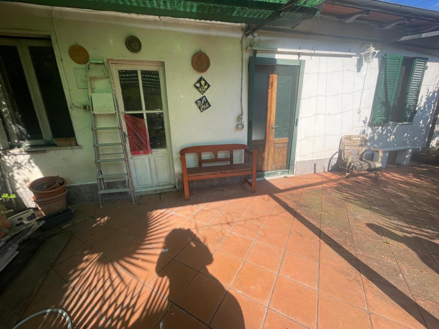 Casa indipendente con giardino, Carrara marina di