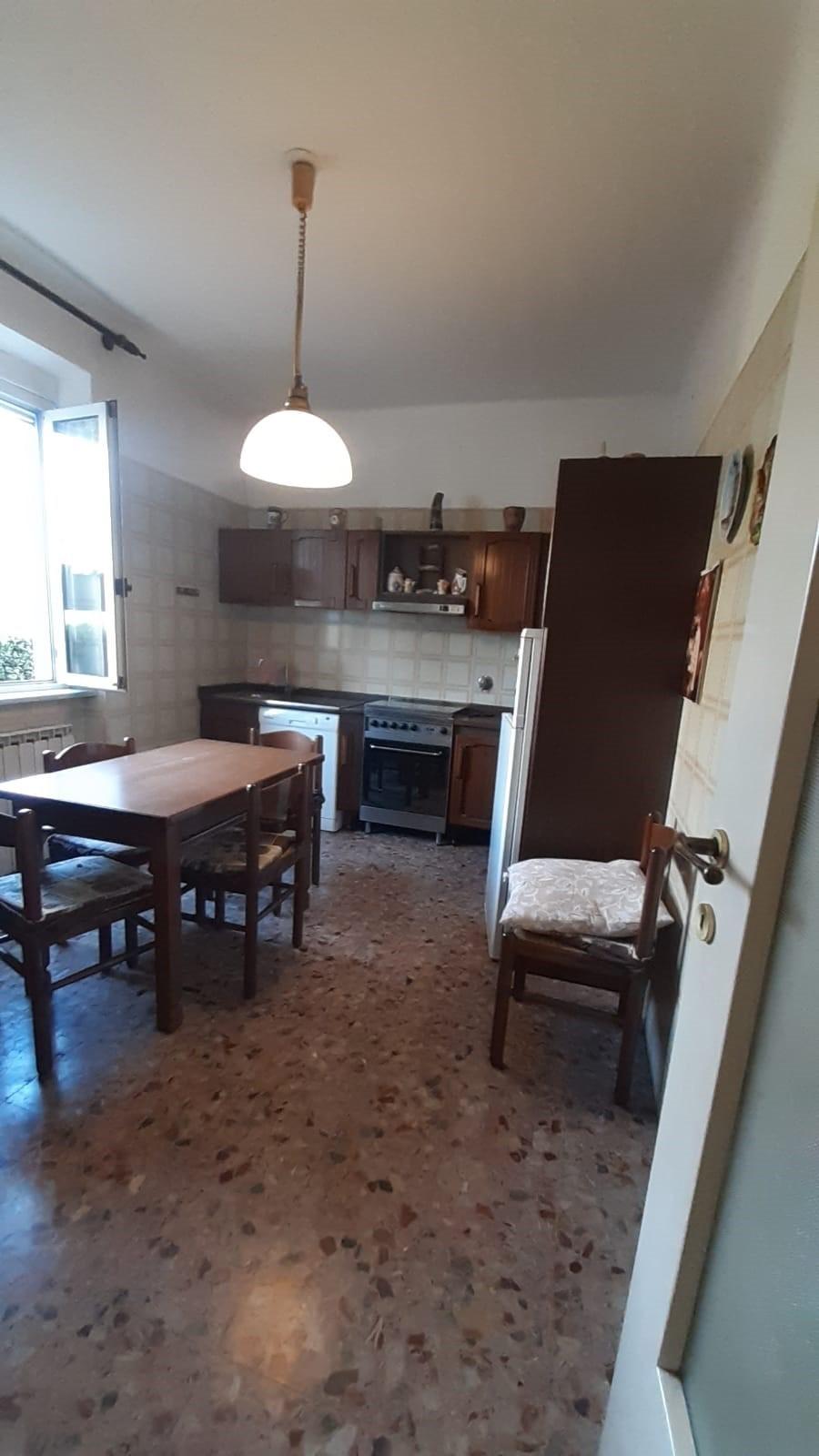 Villa Bifamiliare con giardino, Bolano ceparana