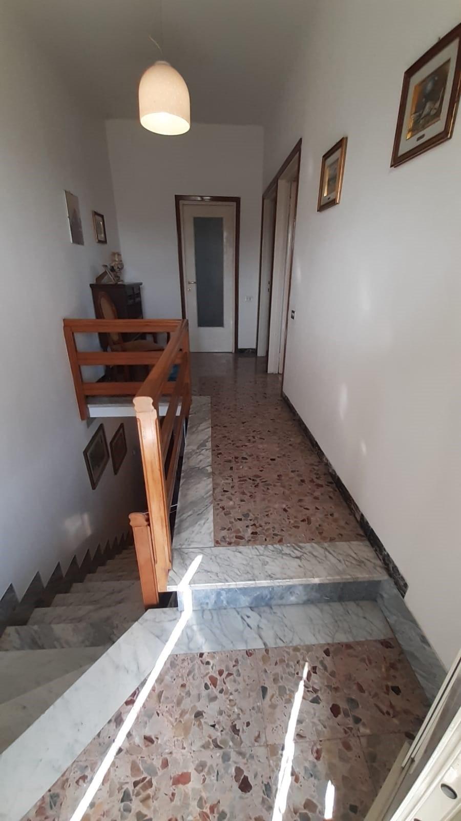 Villa Bifamiliare con giardino, Bolano ceparana