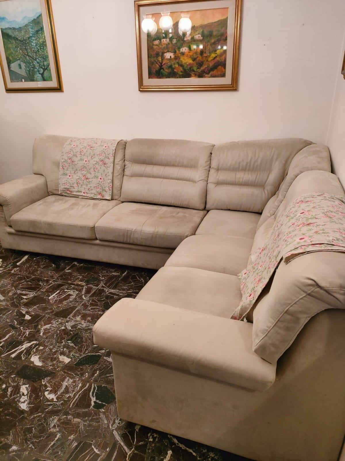 Villa Bifamiliare con giardino, Bolano carpena