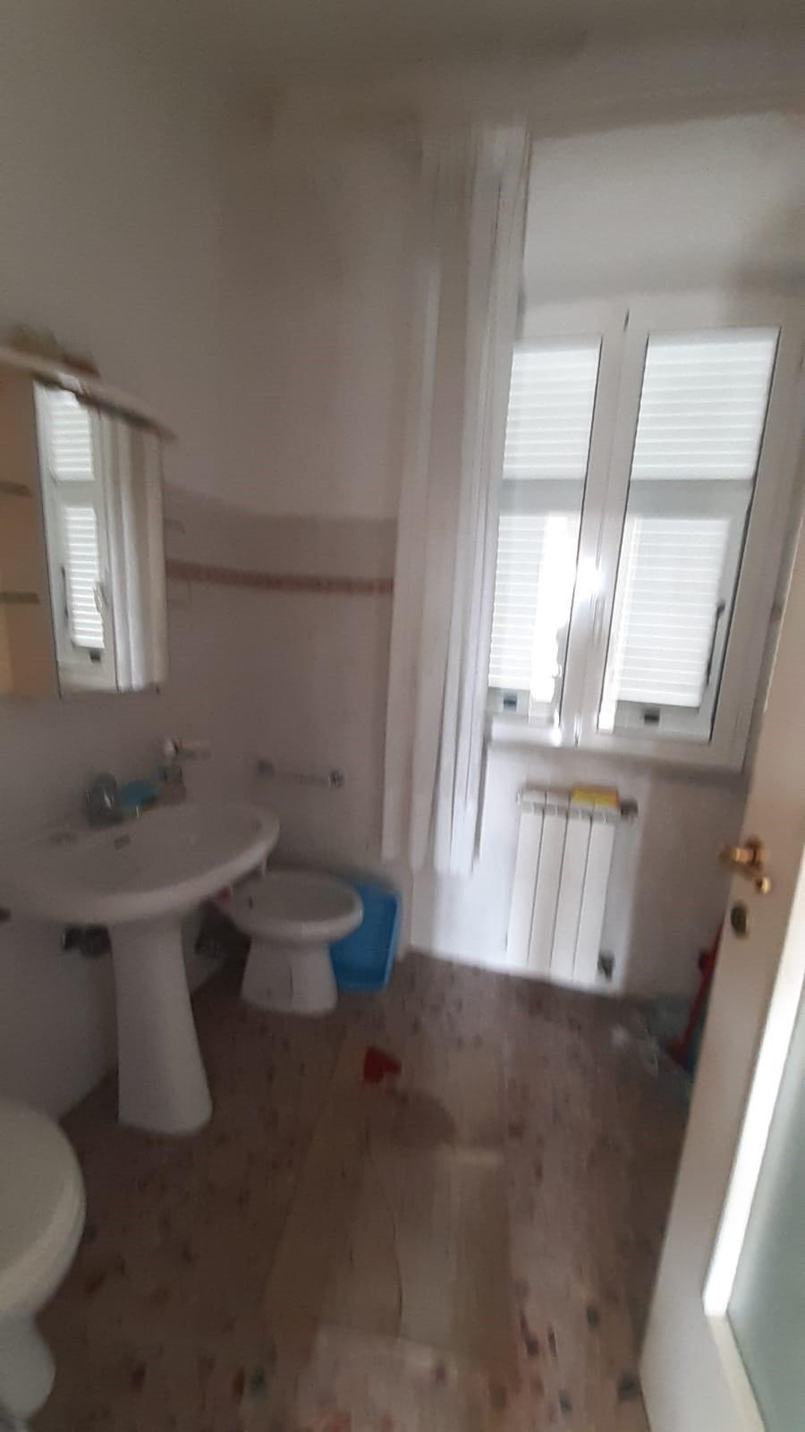 Villa Bifamiliare con giardino, Bolano carpena