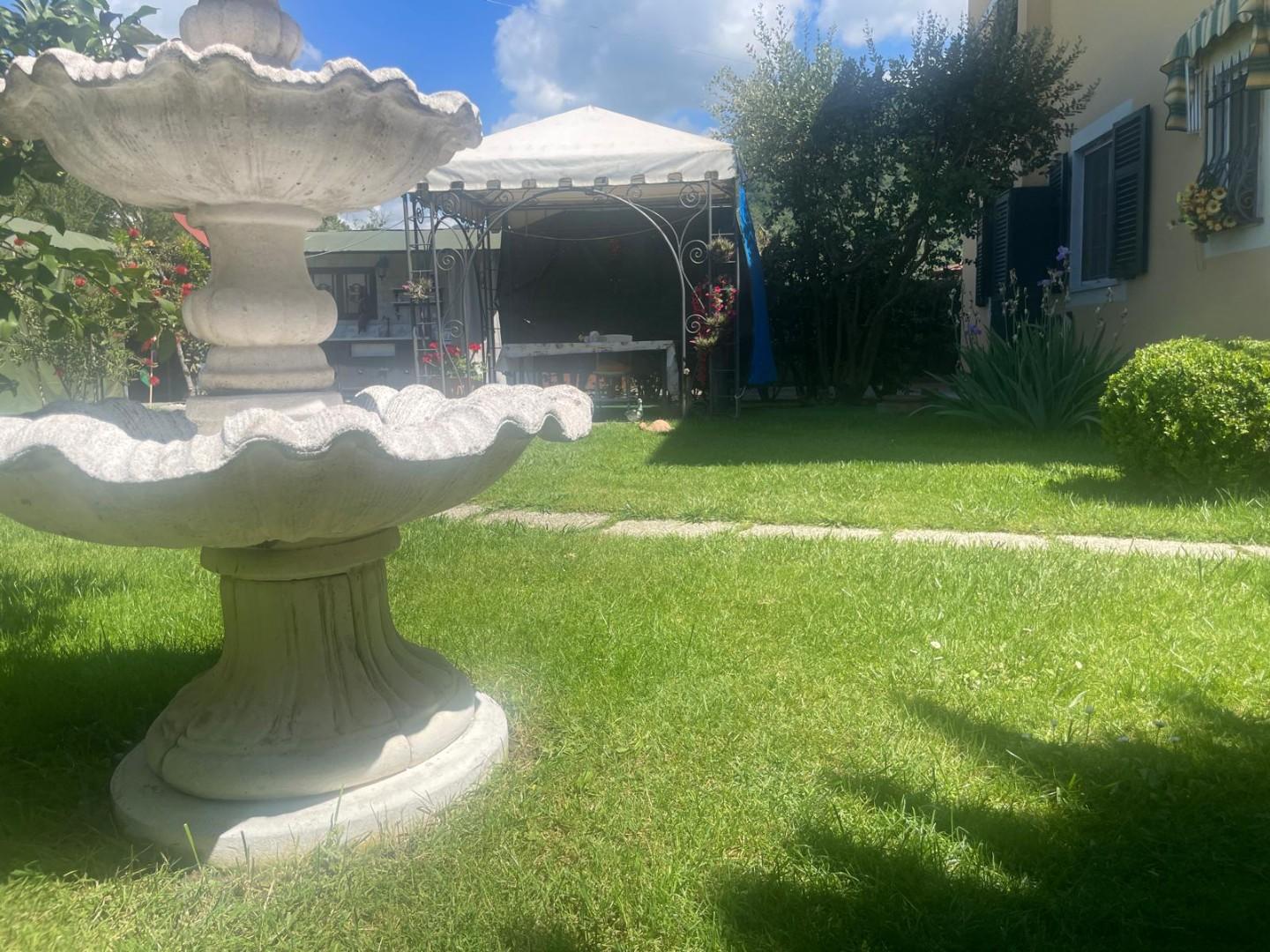Casa indipendente in vendita, Ortonovo isola