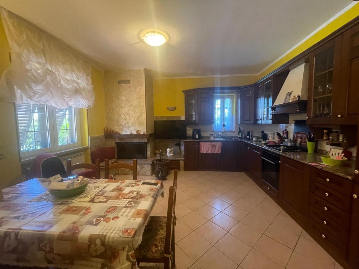 Casa indipendente in vendita, Ortonovo isola