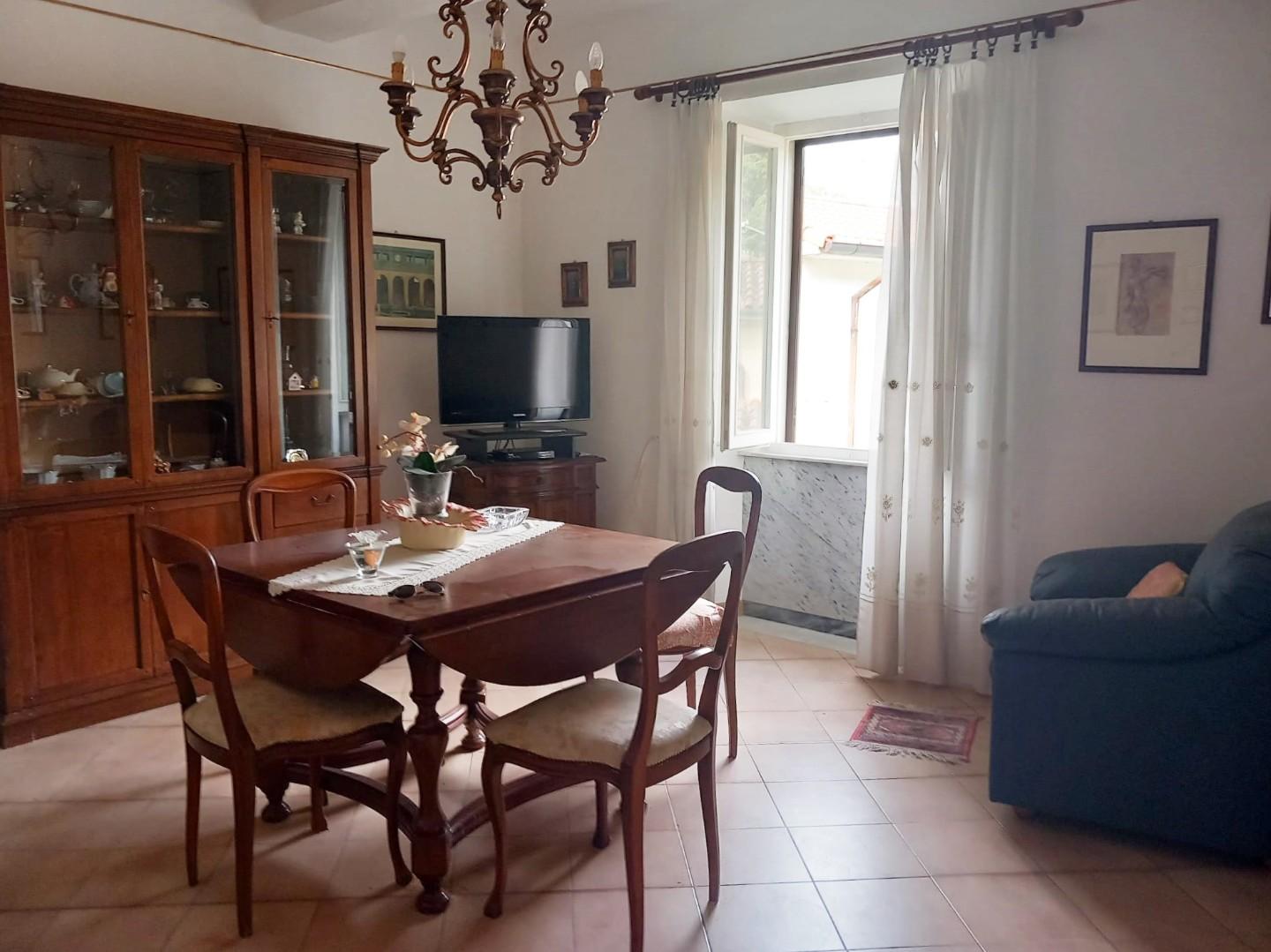 Casa indipendente con giardino, Carrara codena