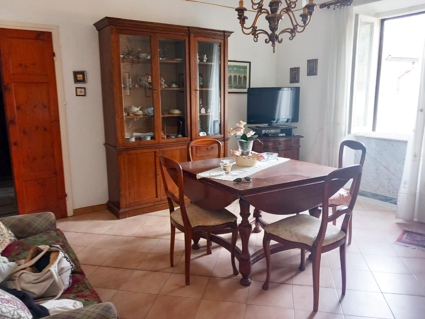 Casa indipendente con giardino, Carrara codena