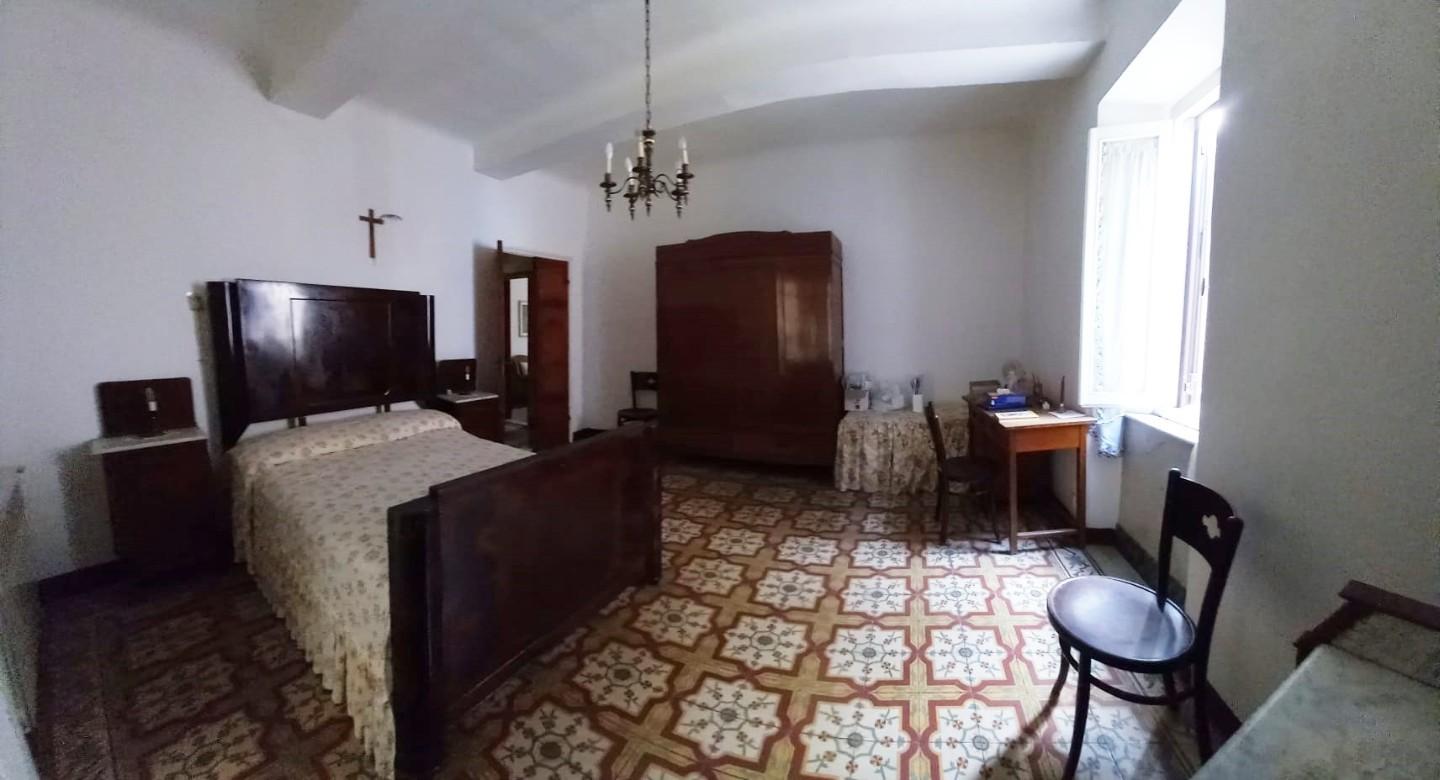Casa indipendente con giardino, Carrara codena