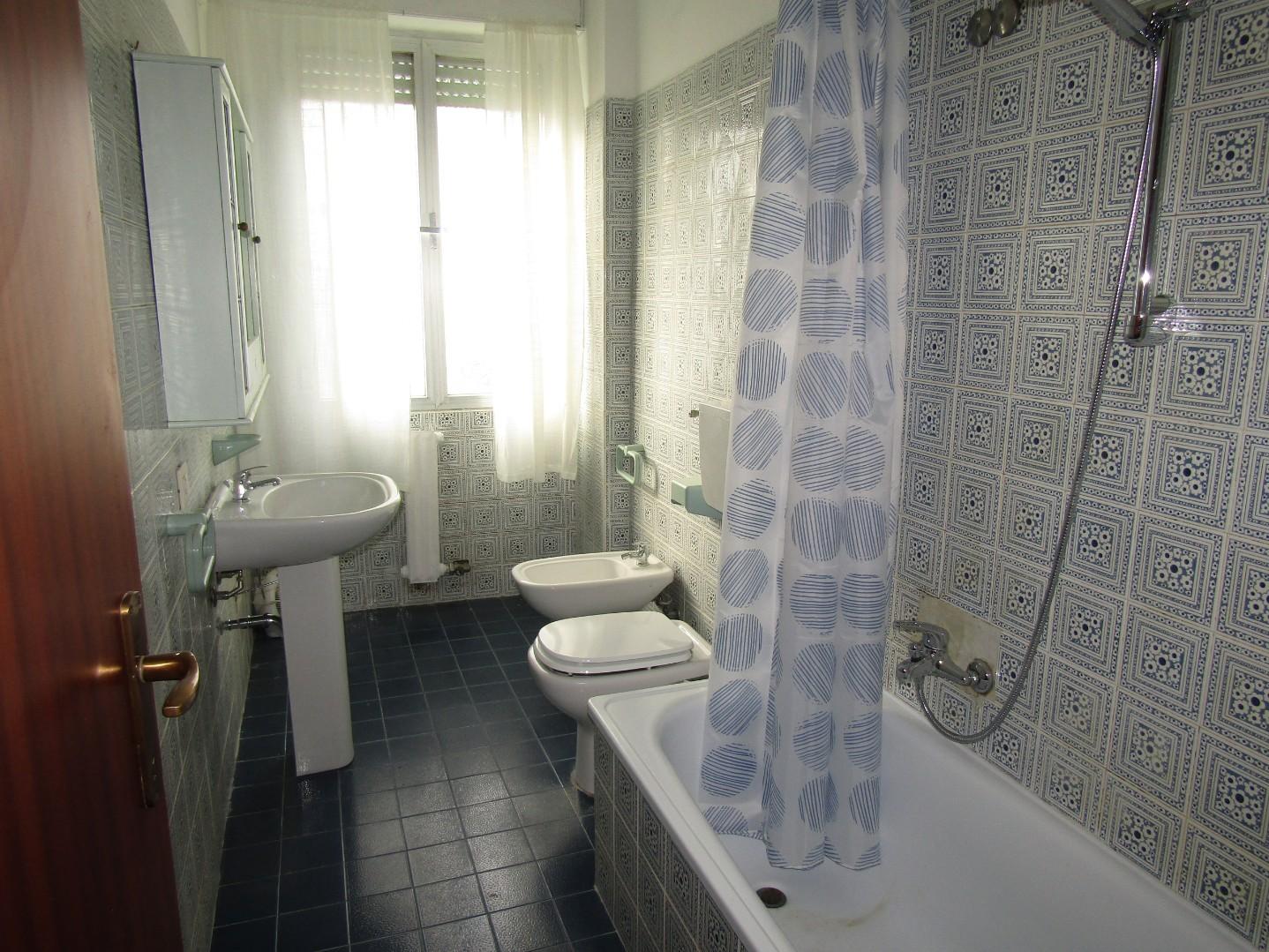 Trilocale in vendita, Carrara marina di
