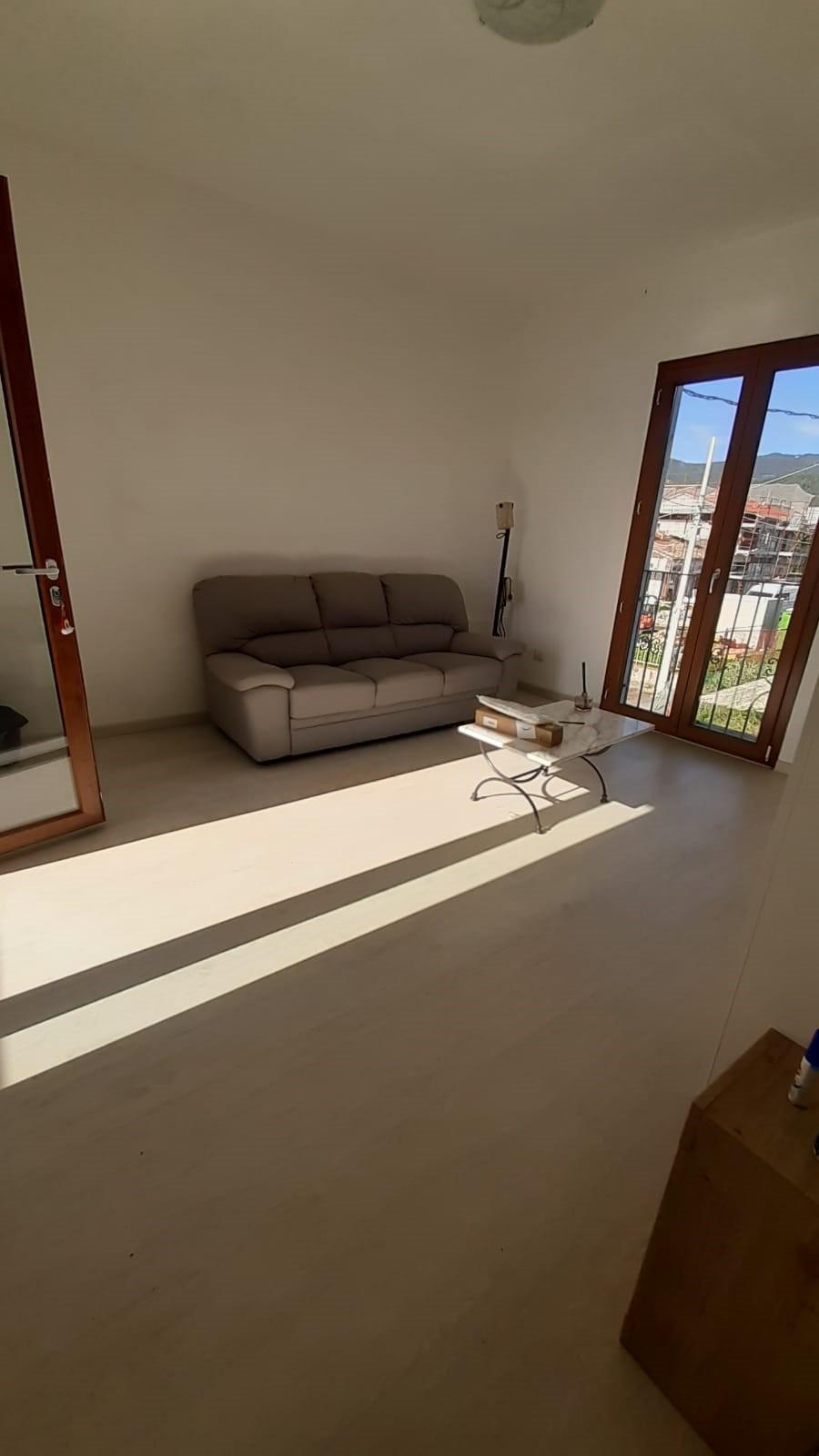 Casa indipendente con giardino, Ortonovo isola