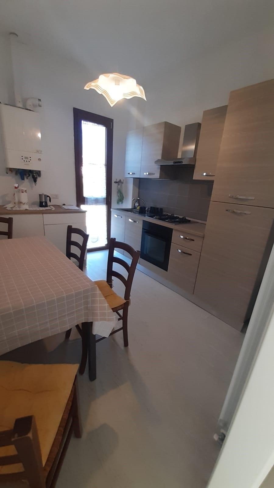 Casa indipendente con giardino, Ortonovo isola