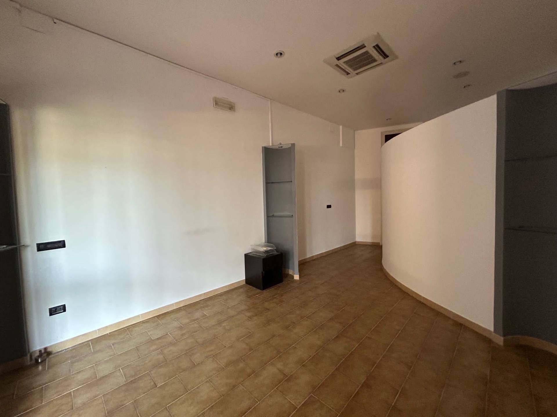 Locale commerciale in vendita a Cerveteri