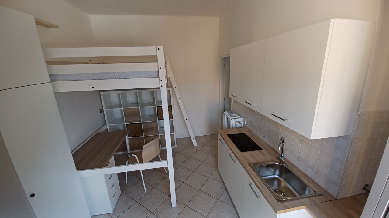 Monolocale arredato in affitto a Pavia