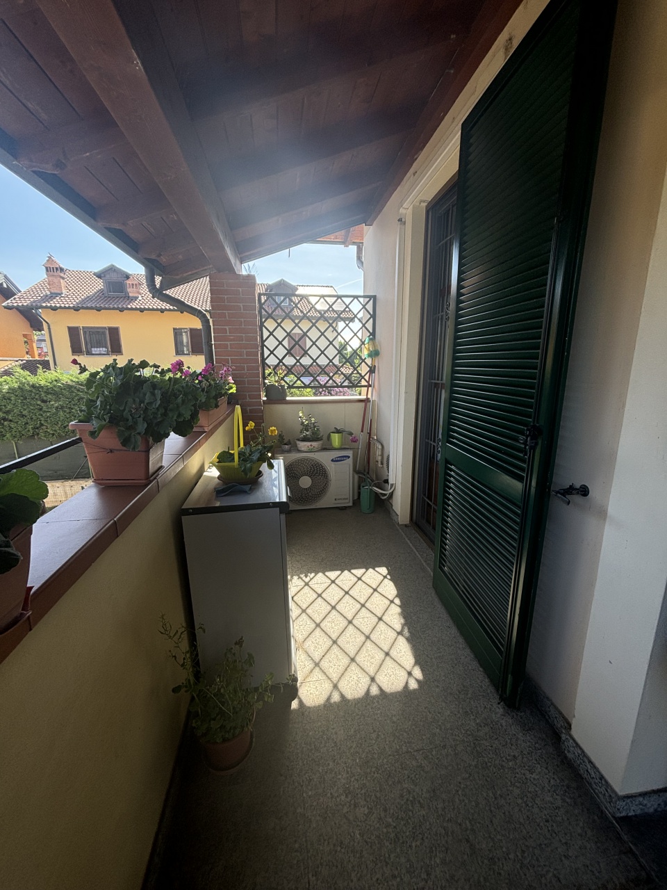 Trilocale con box doppio a Siziano